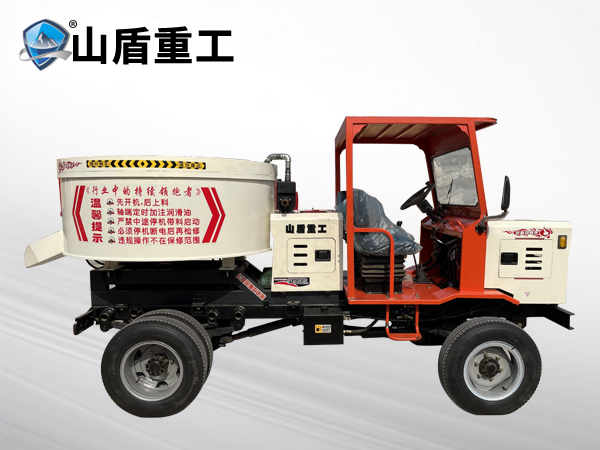 1600型四驅(qū)攪拌運(yùn)輸車